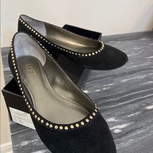 Ann Taylor loft Heidi studded skimmer black size 7 1/2
￼
￼